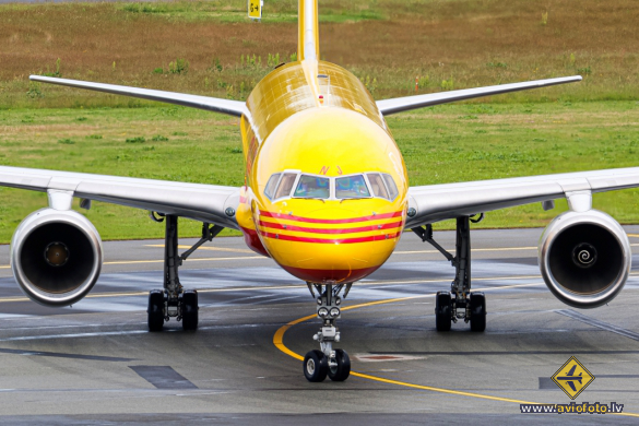 Boeing 757-256(PCF)